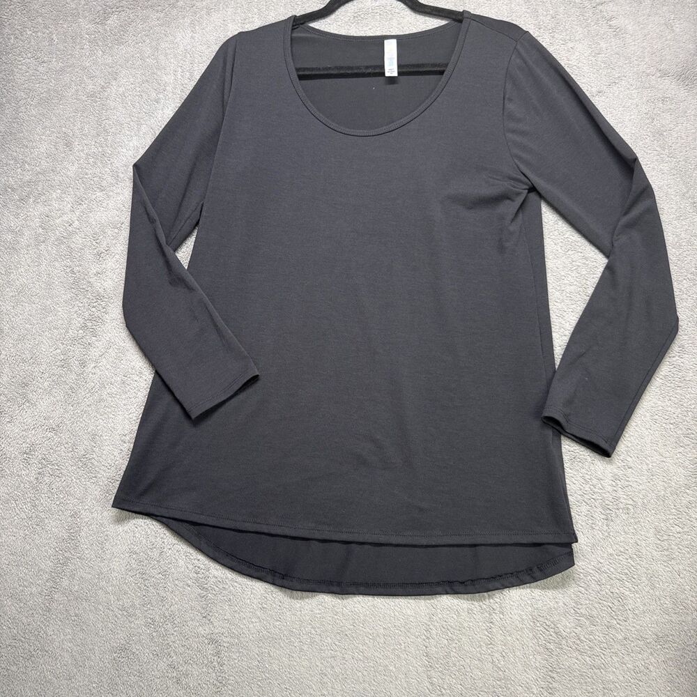 NWT LuLaRoe M Black 3/4 Sleeve Lynnae T-Shirt